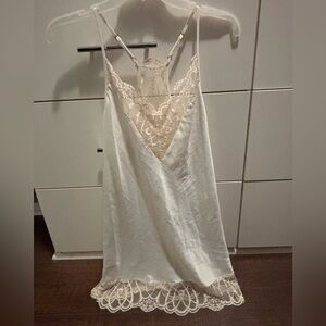 NWT Elegant Off-White Lace Bridal Lingerie, Size Small